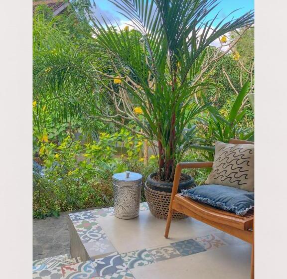 בית מלון כפרי Sriyana Uluwatu