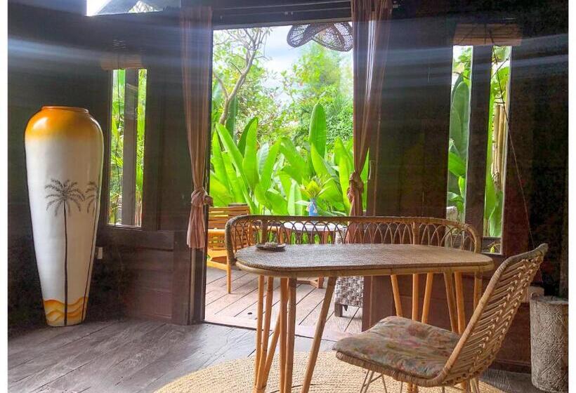 בית מלון כפרי Sriyana Uluwatu