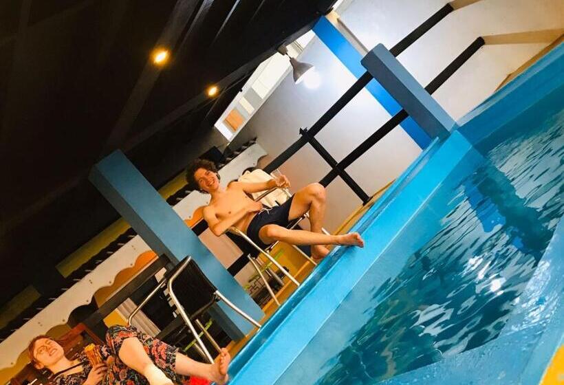 Le Petit Hotel & Restaurant