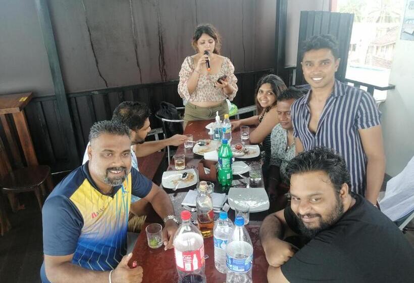 Le Petit Hotel & Restaurant