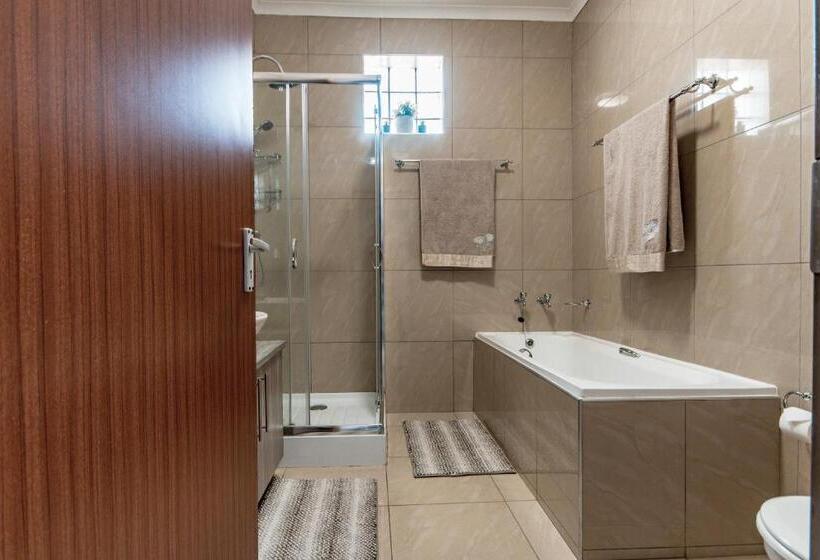 Meerkat Manor Self Catering & Accommodation Windhoek