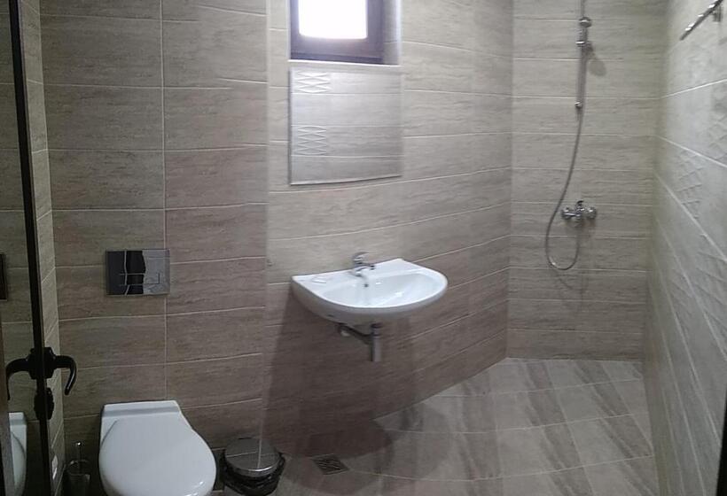 펜션 стаи за гости праматарови огняново