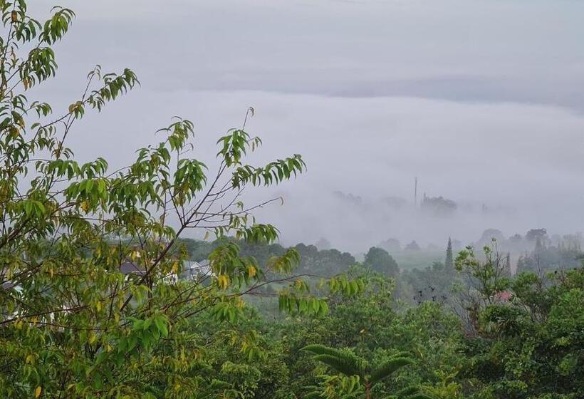 بنسيون ภูน้ำทิพย์ รีสอร์ท