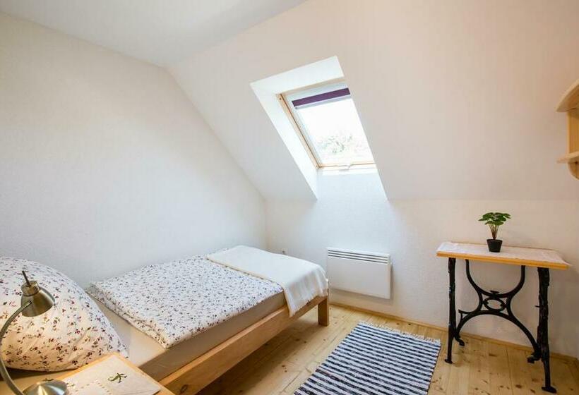 بنسيون Bakony Cinca Vendégház