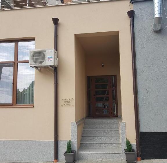 פנסיון Comfort Guest Rooms