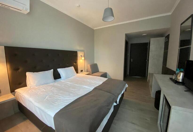 פנסיון Comfort Guest Rooms