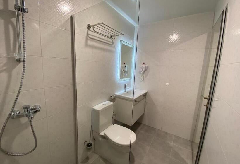 פנסיון Comfort Guest Rooms