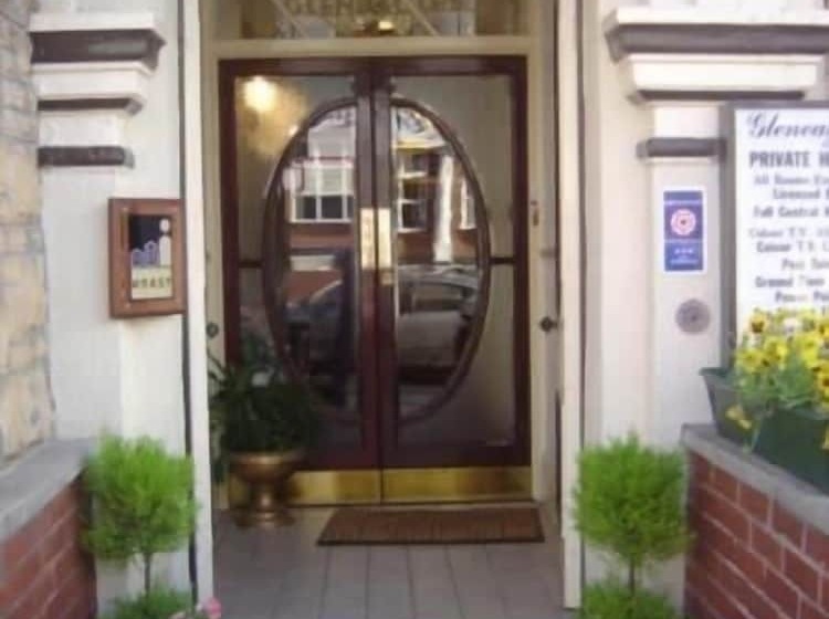 Пансион Gleneagles Albert Road