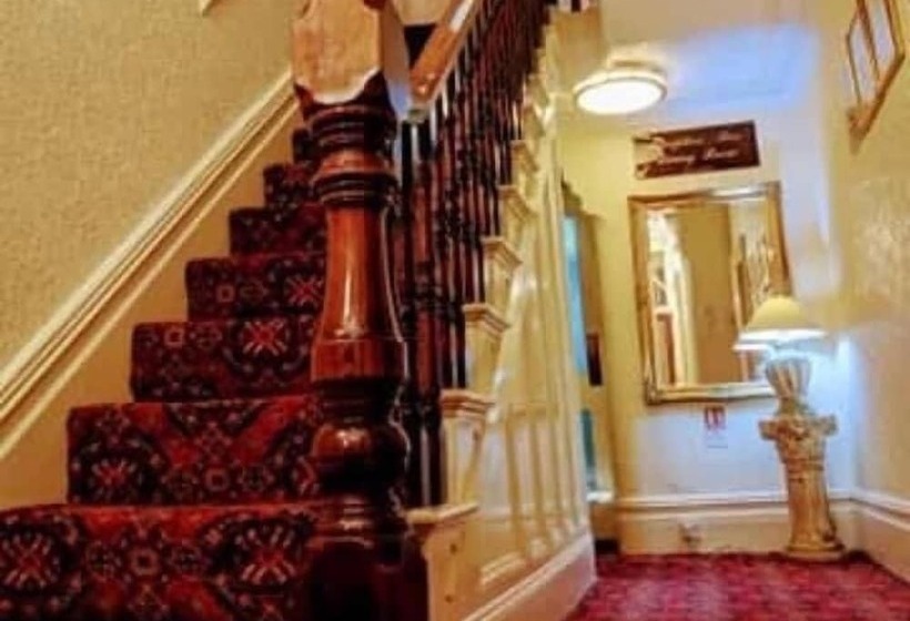 Пансион Gleneagles Albert Road