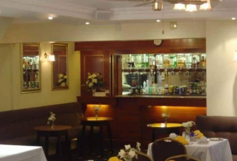 Пансион Gleneagles Albert Road