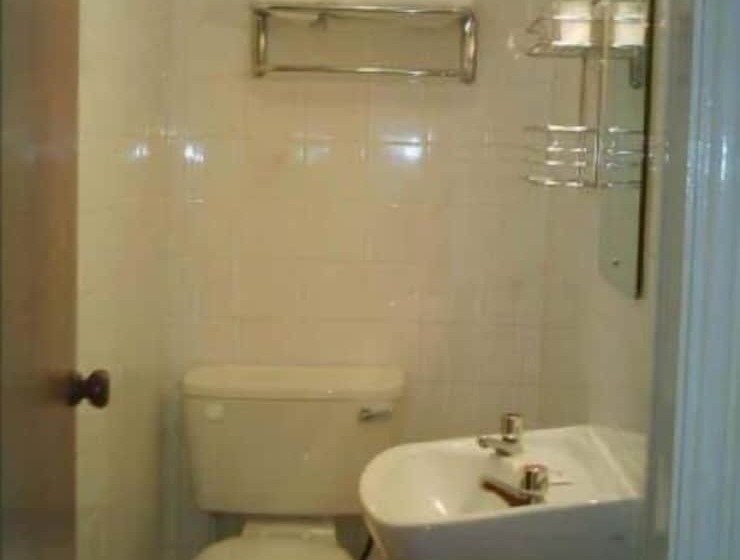 Пансион Gleneagles Albert Road