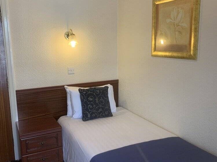 Пансион Gleneagles Albert Road