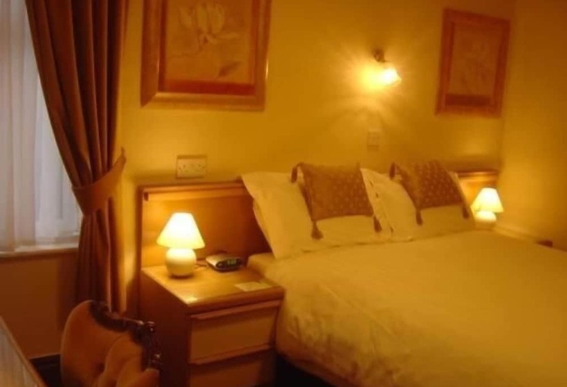 Пансион Gleneagles Albert Road