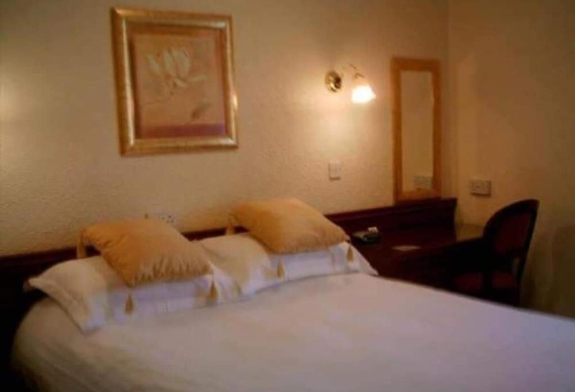 Пансион Gleneagles Albert Road