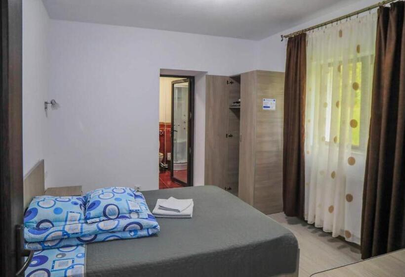 Пансион Hățașul Bunicului