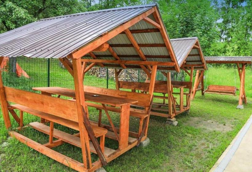 Пансион Hățașul Bunicului