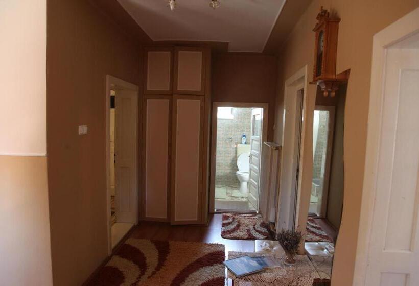 ペンション Muzsikás Vendégház