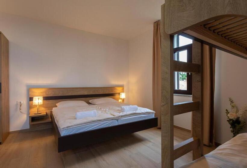 پانسیون Peregrin Sveta Gora