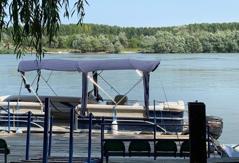 Pensiunea știuca șchioapă