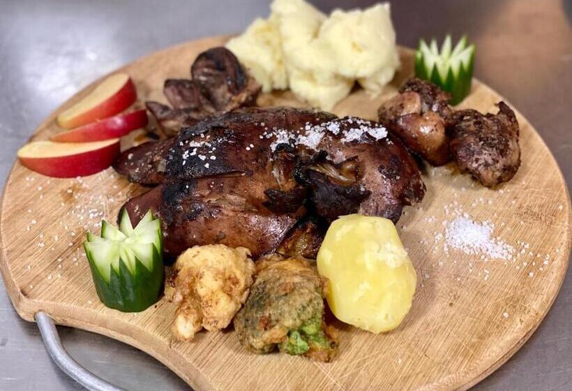 Pensiunea știuca șchioapă