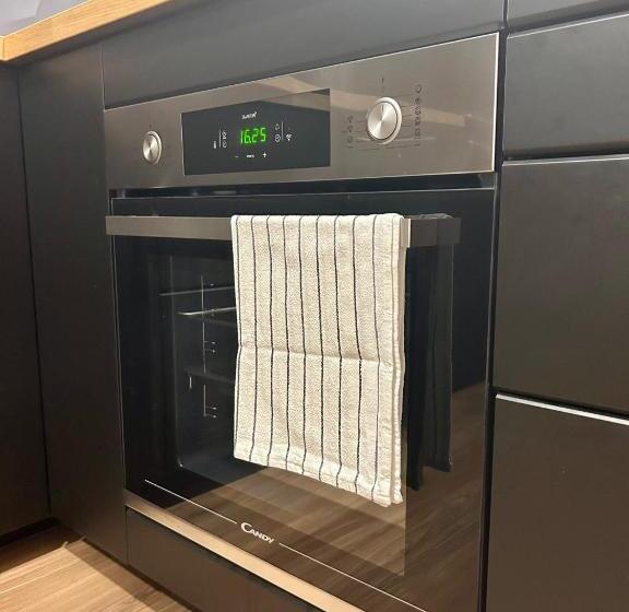 Pinestreet Apartment