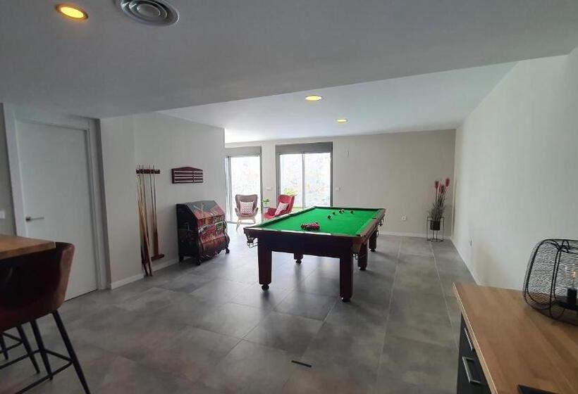 Pool & Snooker Villa