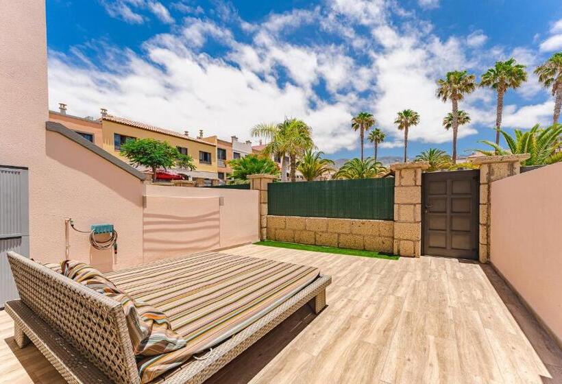 Townhouse With Three Bedrooms