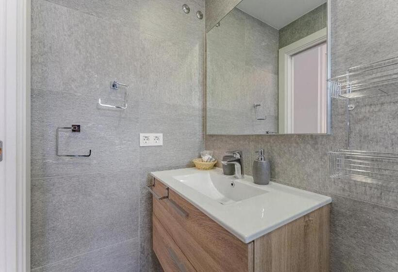 Townhouse With Three Bedrooms