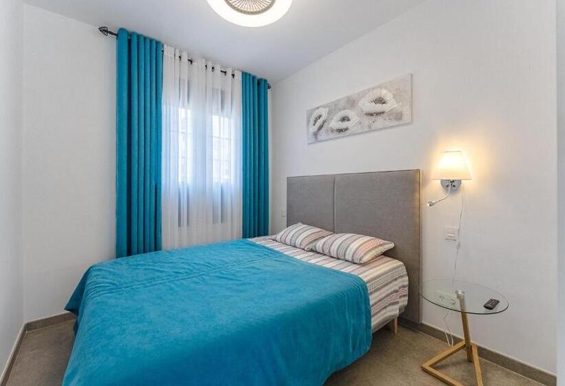 Townhouse With Three Bedrooms