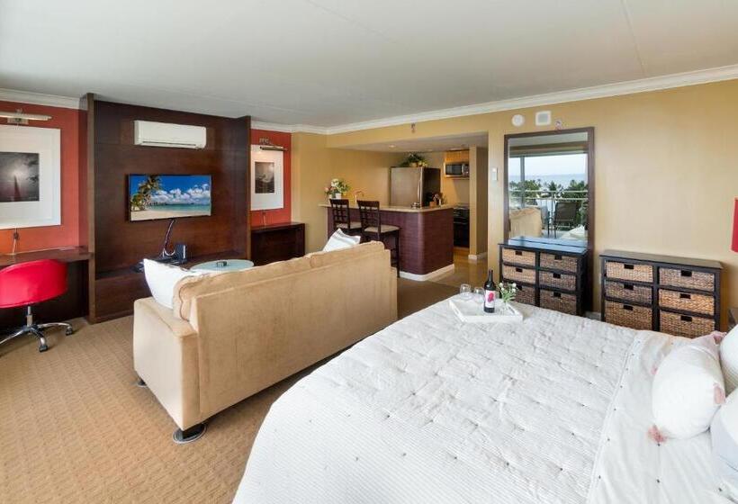 @ Marbella Lane Executive Suite, Steps To Beach