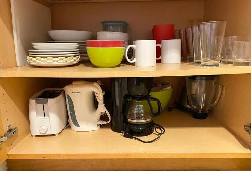 @ Marbella Lane Executive Suite, Steps To Beach