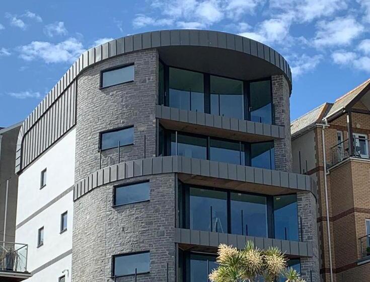 2 The View Apartments Ilfracombe   Seafront, Parking, Lift, Ev