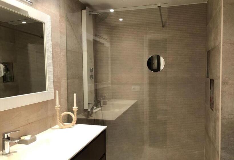 Adosado Para Familias Al Lado De La Playa, Con Piscina