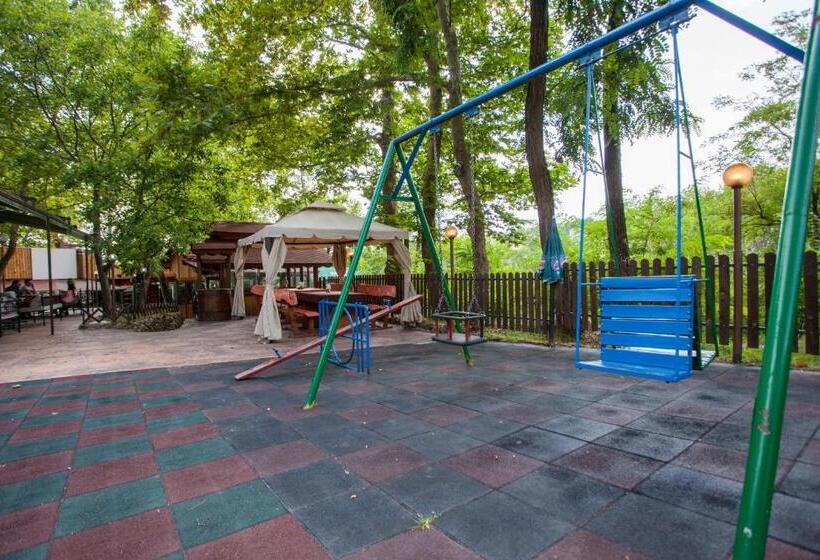 호스텔 бунгала сън сити