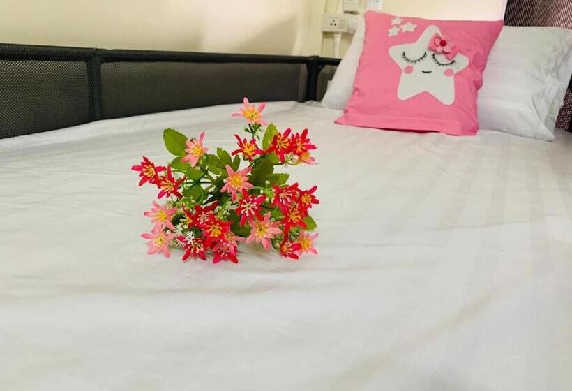 הוסטל Baan Mae Somkid Homestay