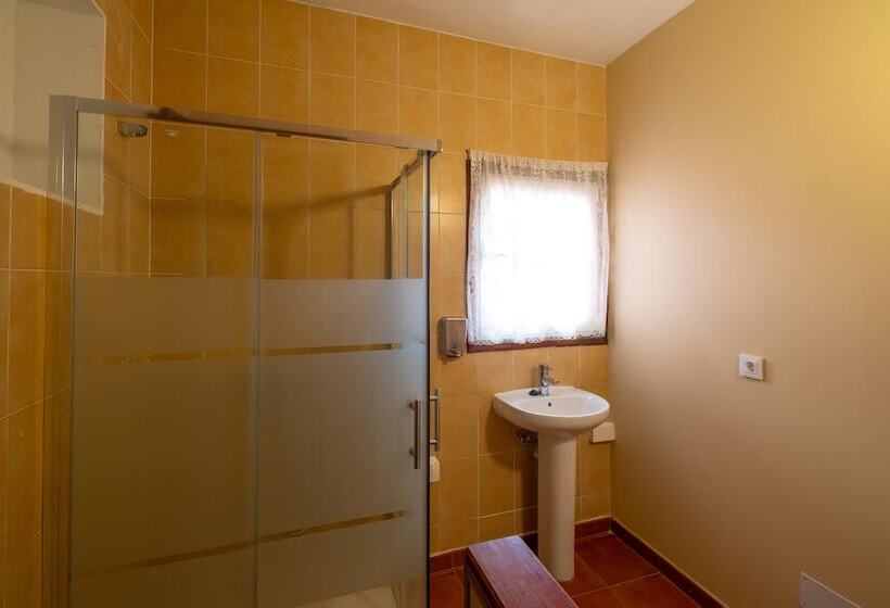 הוסטל Casa Jurado