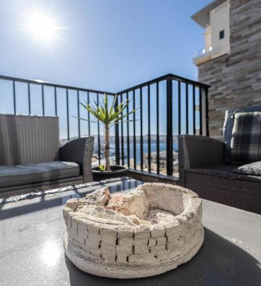 Amazing Seaview Duplex Penthouse