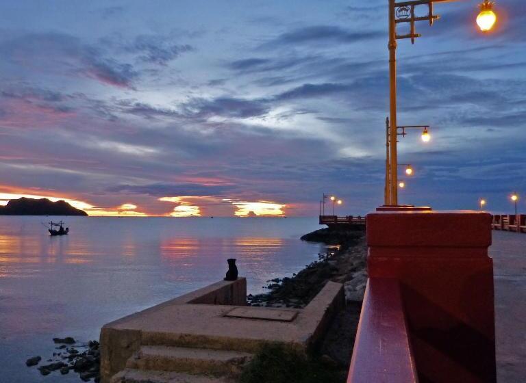 تختخواب و صبحانه Banya Bnb ที่พักบ้านย่าบีแอนด์บี เมืองประจวบฯ