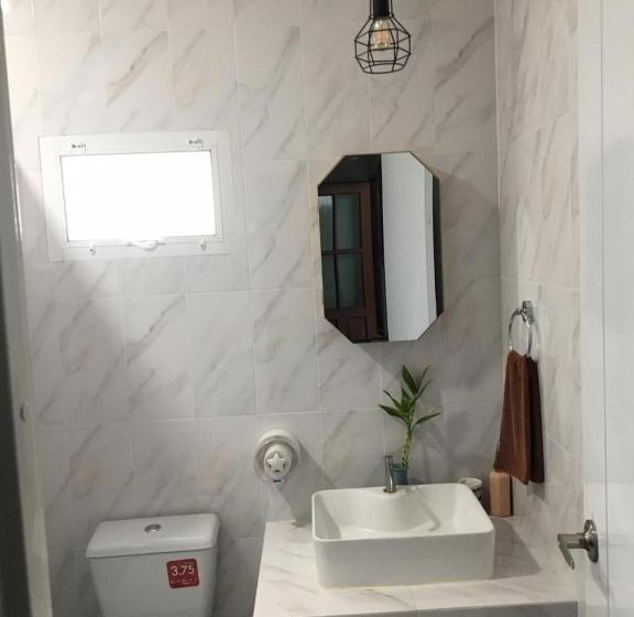 تختخواب و صبحانه Banya Bnb ที่พักบ้านย่าบีแอนด์บี เมืองประจวบฯ