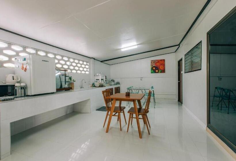 تختخواب و صبحانه Banya Bnb ที่พักบ้านย่าบีแอนด์บี เมืองประจวบฯ