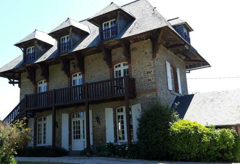 ベッドアンドブレックファースト Le Chalet Suisse   Chambre Aux Fleurs