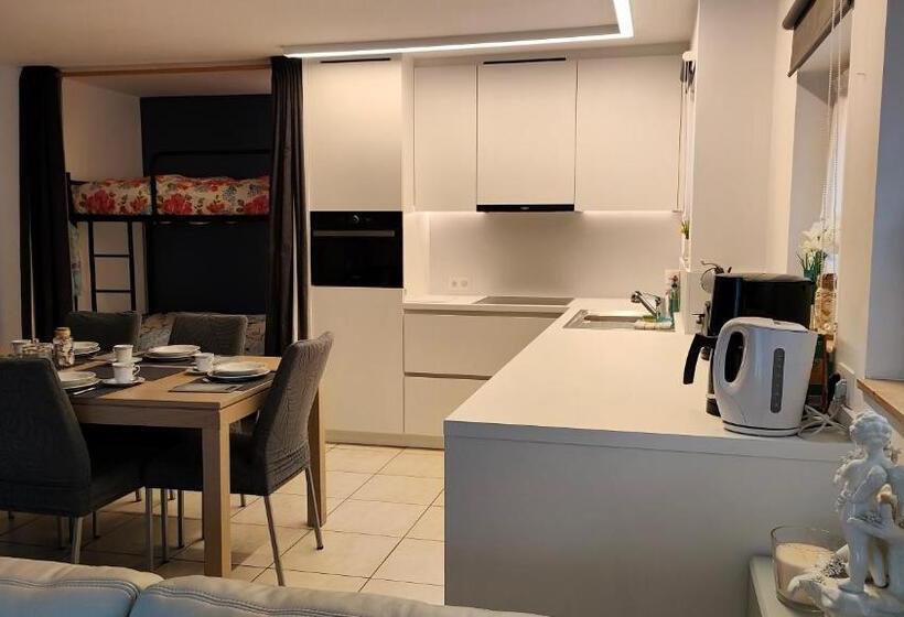 Blutsyde Promenade Encanto