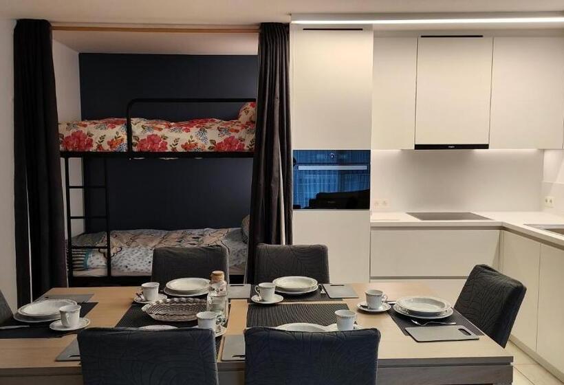 Blutsyde Promenade Encanto