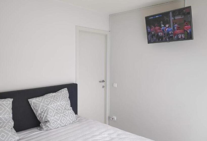 Blutsyde Promenade Encanto