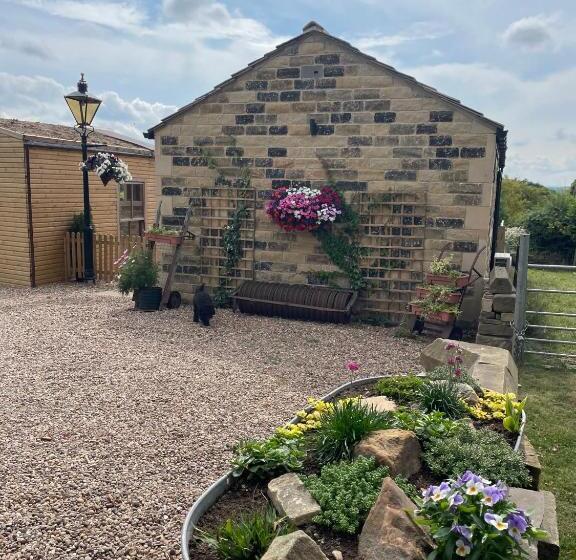 The Stables At Lower Carr Barn