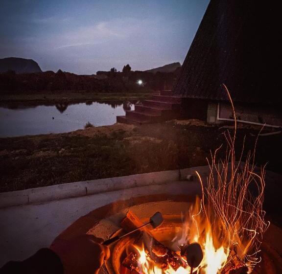 Chalé Romântico Com Banheira De Hidromassagem E Lareira