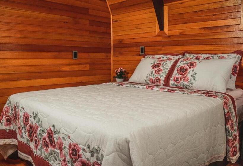 Chalé Romântico Com Banheira De Hidromassagem E Lareira