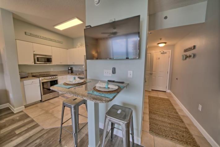 Deluxe Beachfront Studio, Shores Of Panama New And Renovated