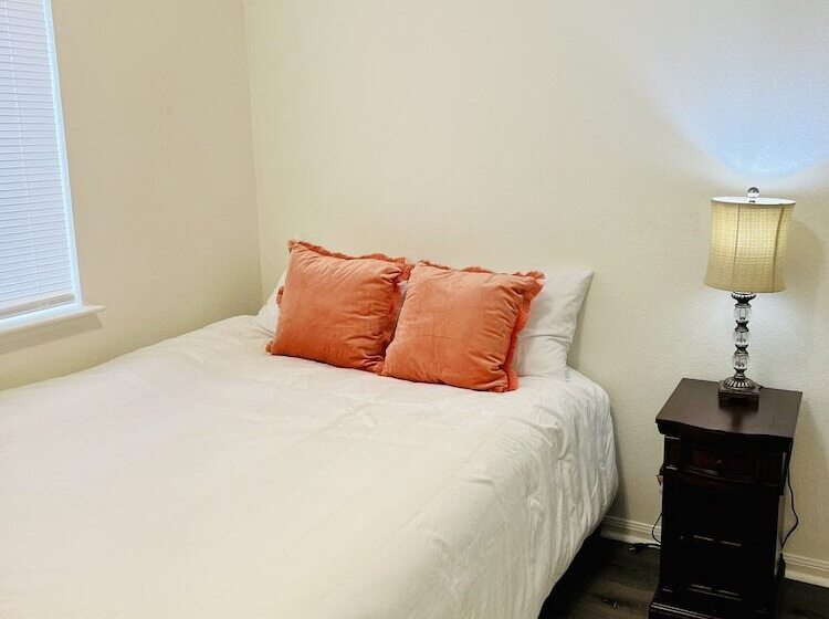 Entire Gorgeous Residential House,10 Min From Fort Hood Airport