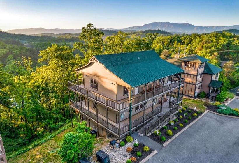 Holiday Special, Theater, Hot Tub, Game Room, 5mins To Dollywood